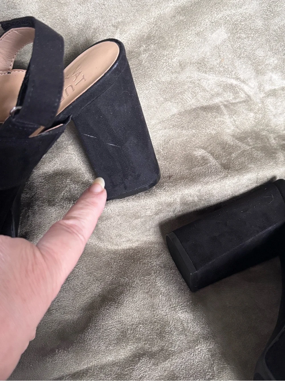 NATURALIZER SZ 8.5 Black Faux Suede Platform Block Heel Strappy/Adjust. Sandals
